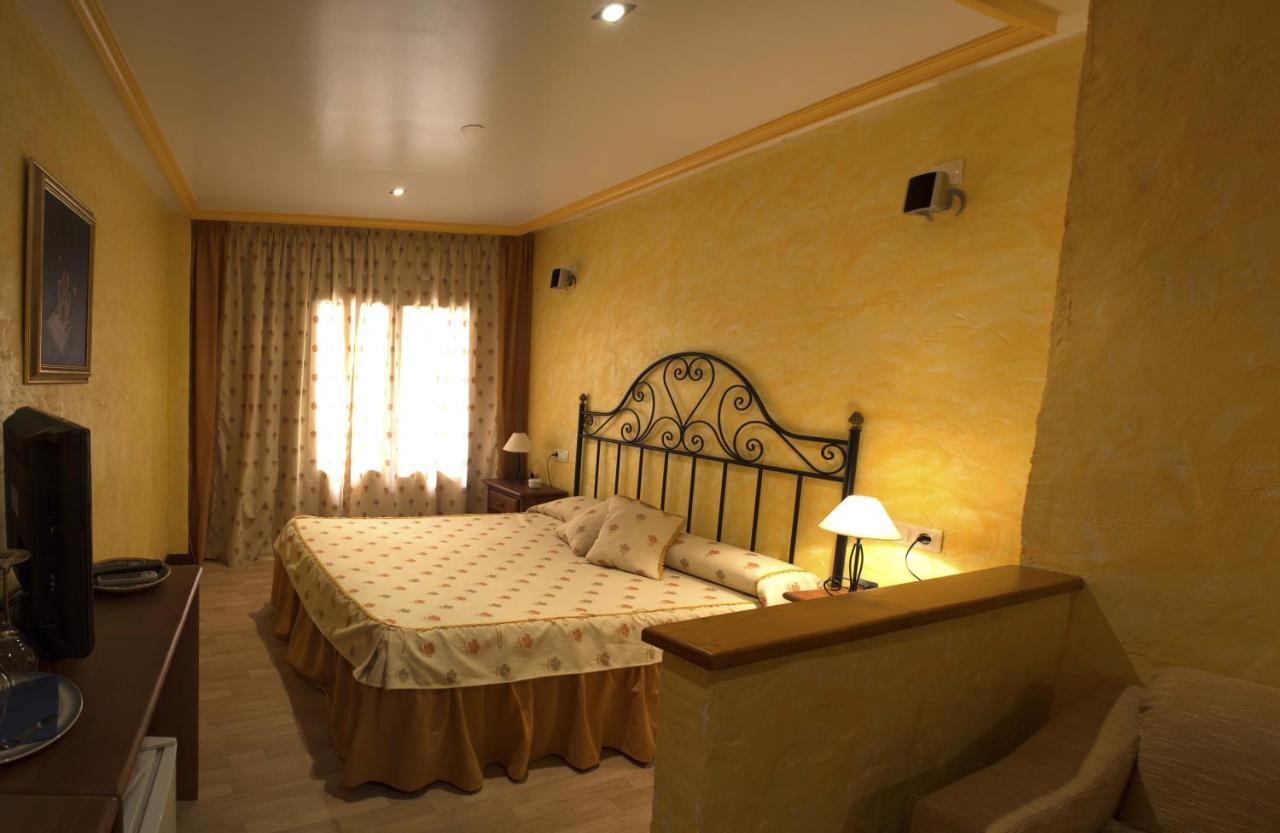 Hotel A. G. Porcillan Ribadeo Esterno foto